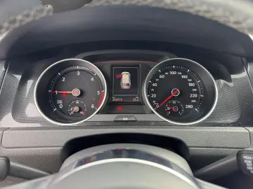 Volkswagen Golf- Rate fara avans! Garantie! Km. certificati!