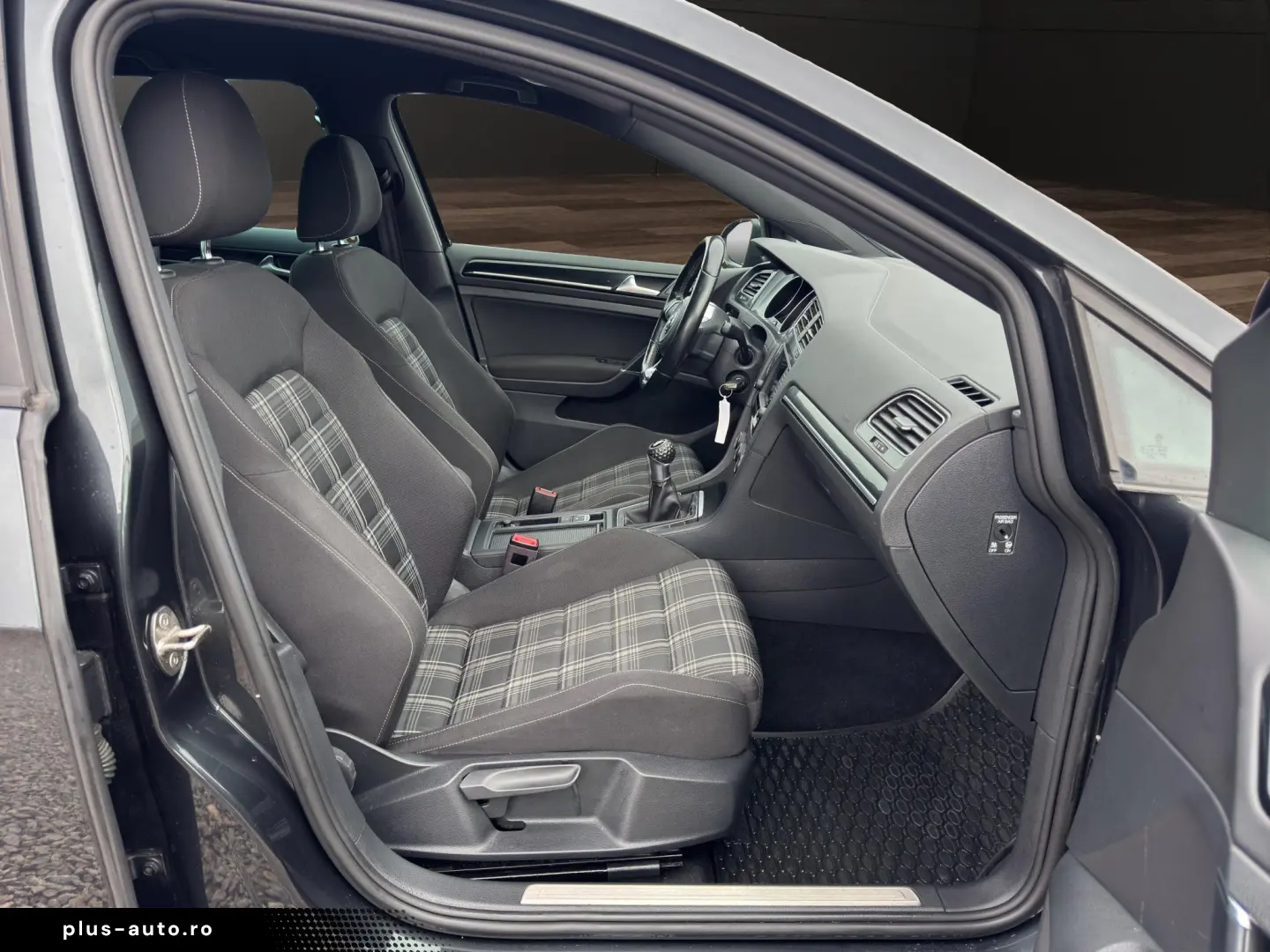 Volkswagen Golf- Rate fara avans! Garantie! Km. certificati!