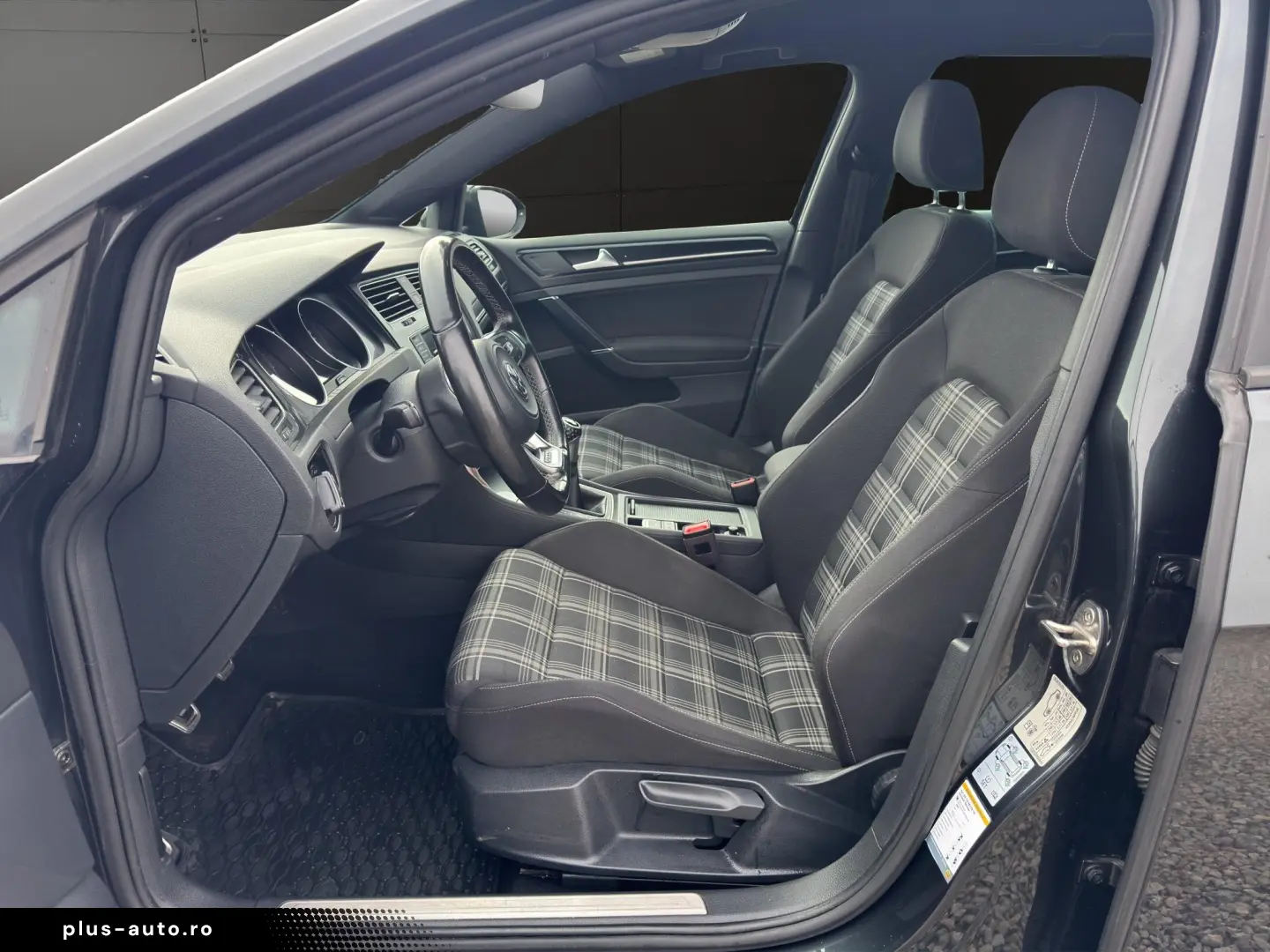 Volkswagen Golf- Rate fara avans! Garantie! Km. certificati!