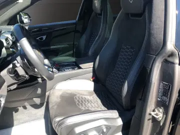 LAMBORGHINI Urus Alcantara Panorama 23 Zoll . Service NEU