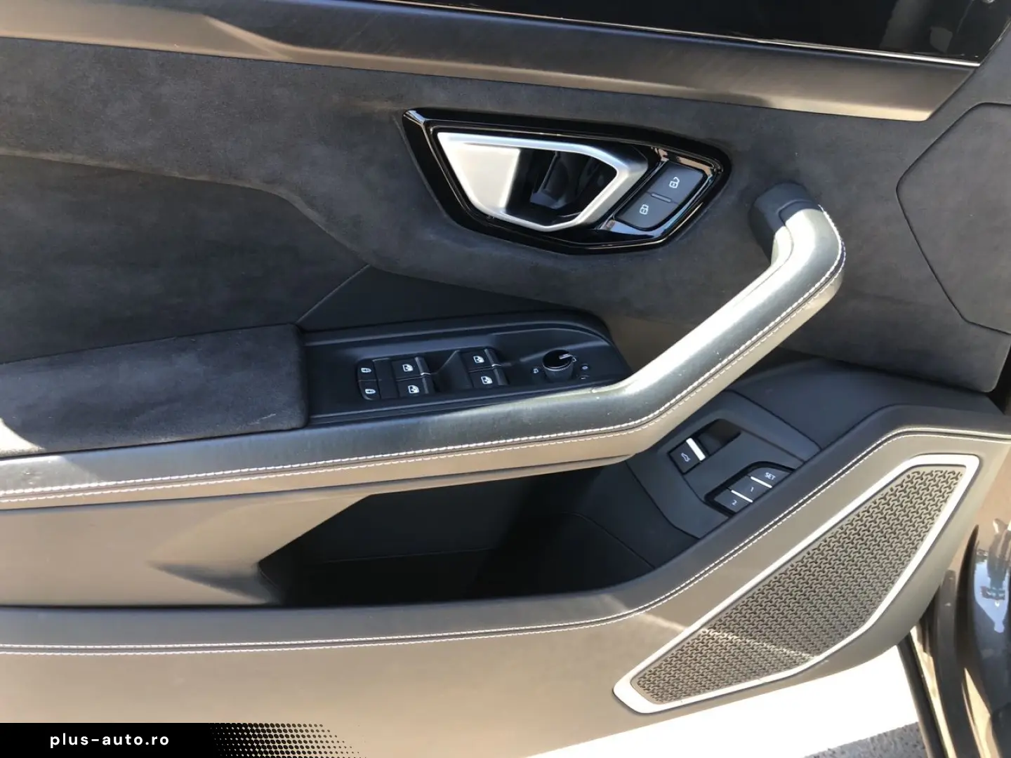 LAMBORGHINI Urus Alcantara Panorama 23 Zoll . Service NEU
