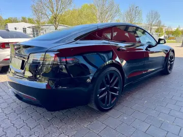 TESLA Model S Long Range AWD Autopilot 21 1-owner VAT