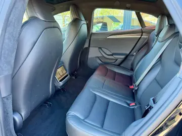 TESLA Model S Long Range AWD Autopilot 21 1-owner VAT