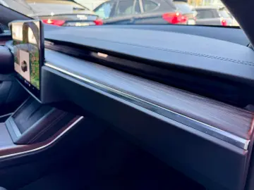 TESLA Model S Long Range AWD Autopilot 21 1-owner VAT