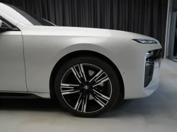 BMW SERIA 7  740d XDrive