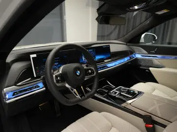 BMW SERIA 7  740d XDrive