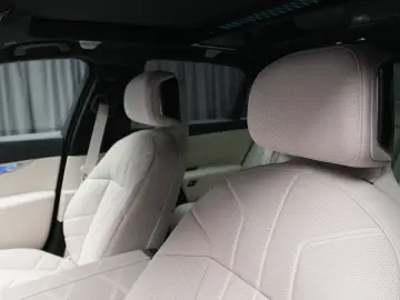 BMW SERIA 7  740d XDrive