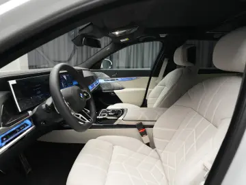 BMW SERIA 7  740d XDrive