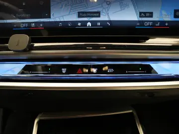 BMW SERIA 7  740d XDrive