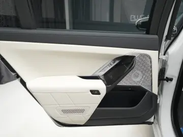 BMW SERIA 7  740d XDrive