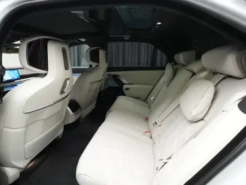 BMW SERIA 7  740d XDrive