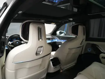 BMW SERIA 7  740d XDrive