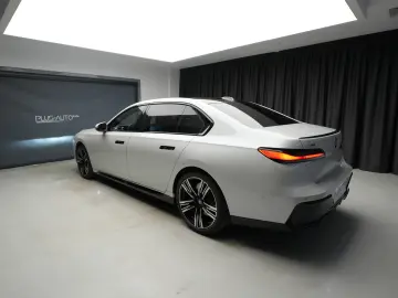BMW SERIA 7  740d XDrive