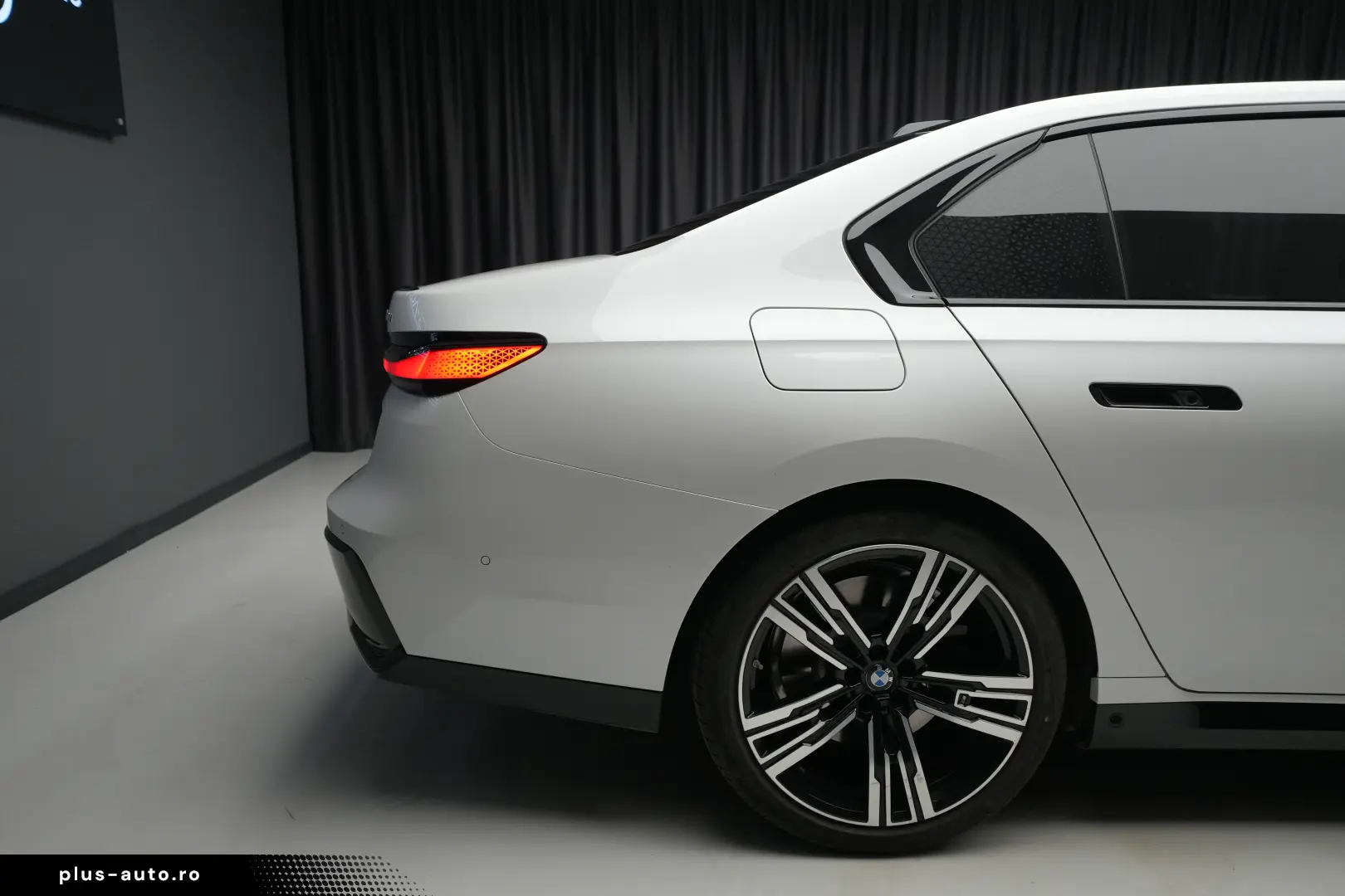 BMW SERIA 7  740d XDrive