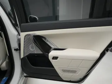 BMW SERIA 7  740d XDrive