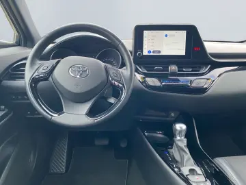 TOYOTA C-HR 1.8 Hybrid Team