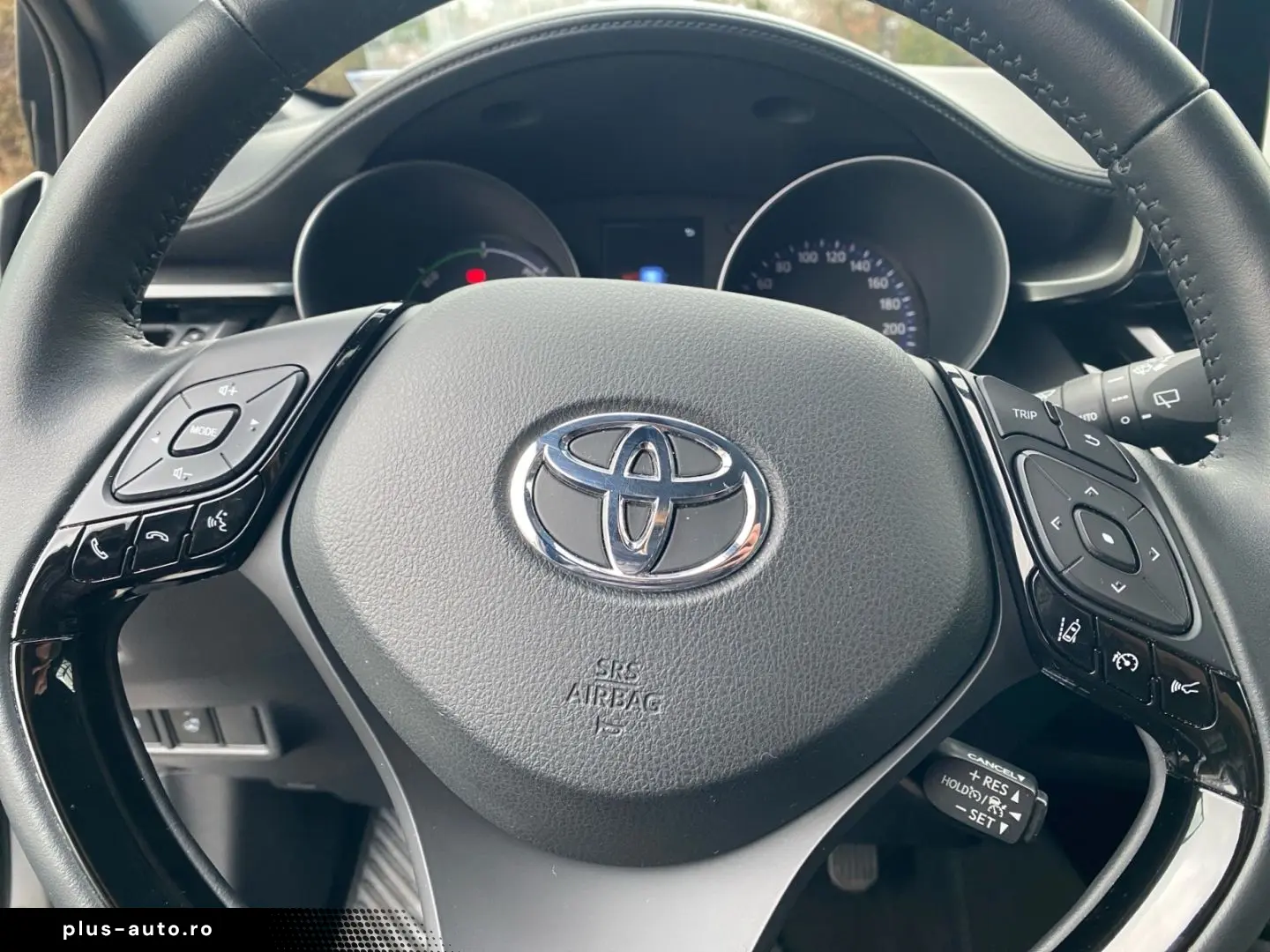 TOYOTA C-HR 1.8 Hybrid Team