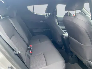 TOYOTA C-HR 1.8 Hybrid Team