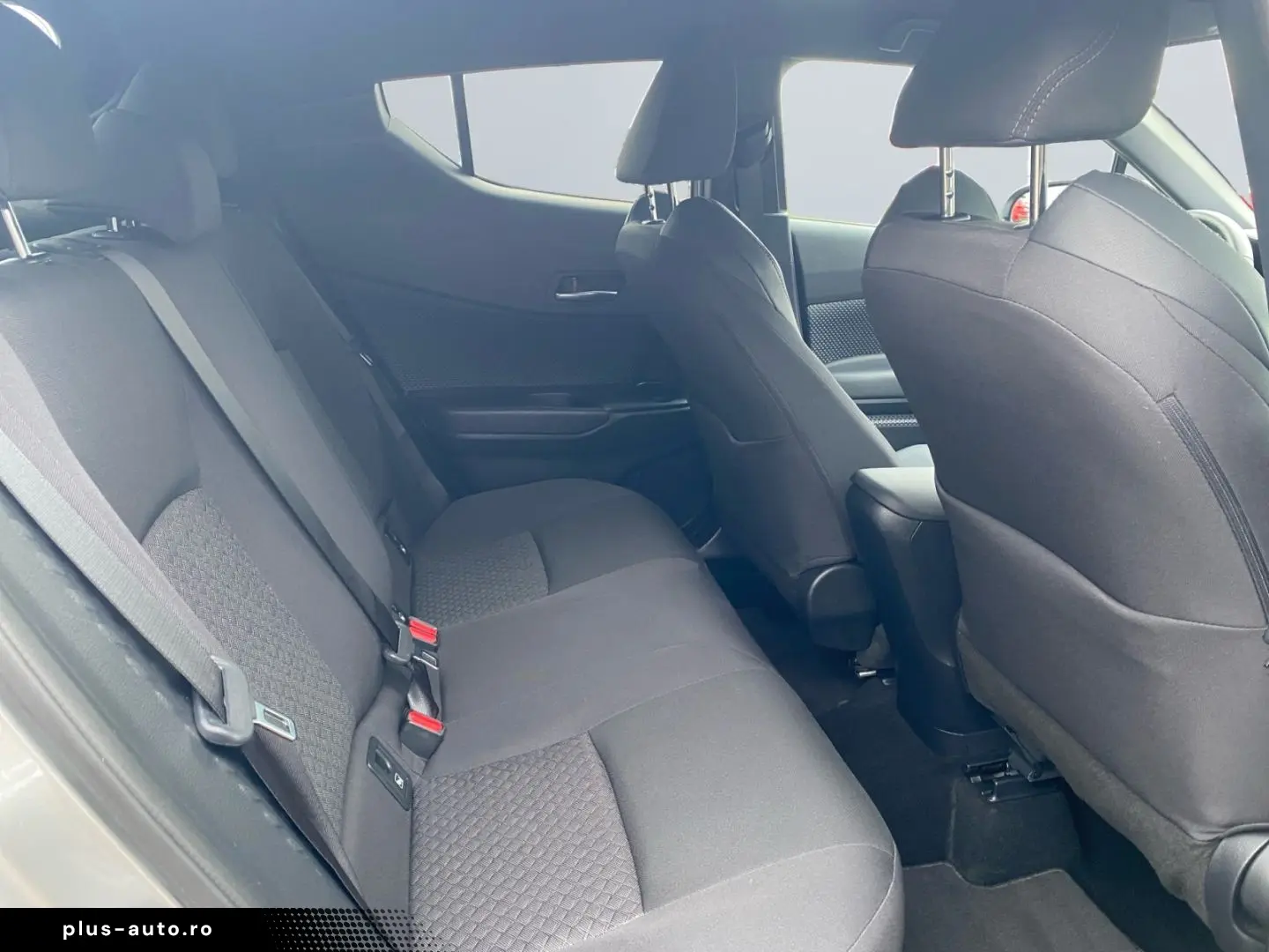 TOYOTA C-HR 1.8 Hybrid Team