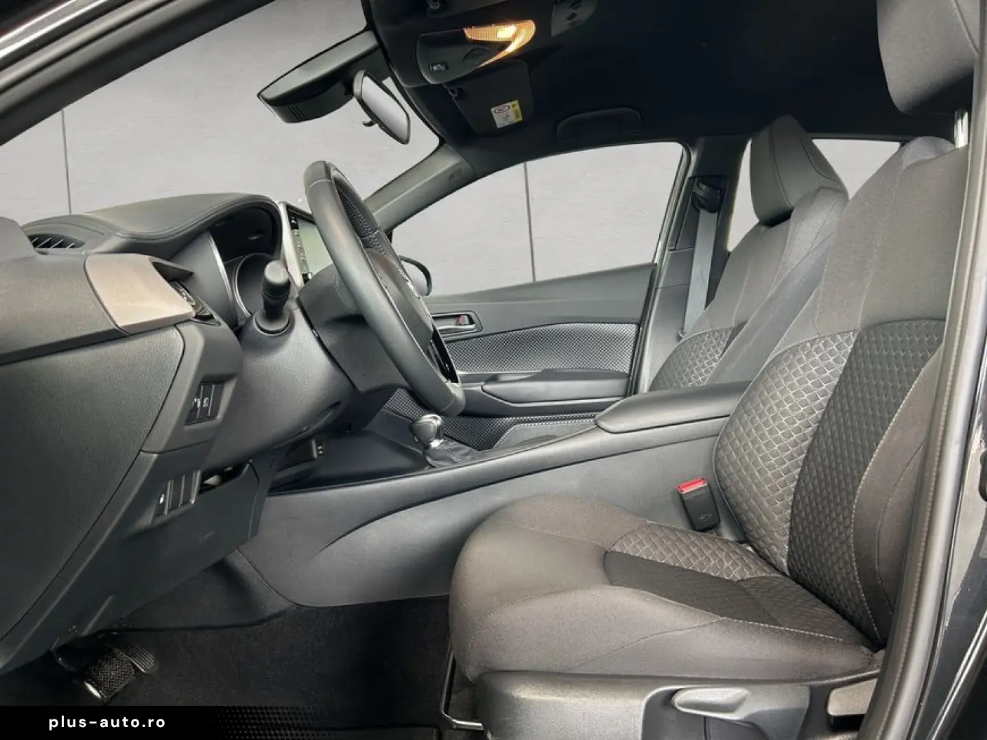 TOYOTA C-HR 1.8 Hybrid Flow