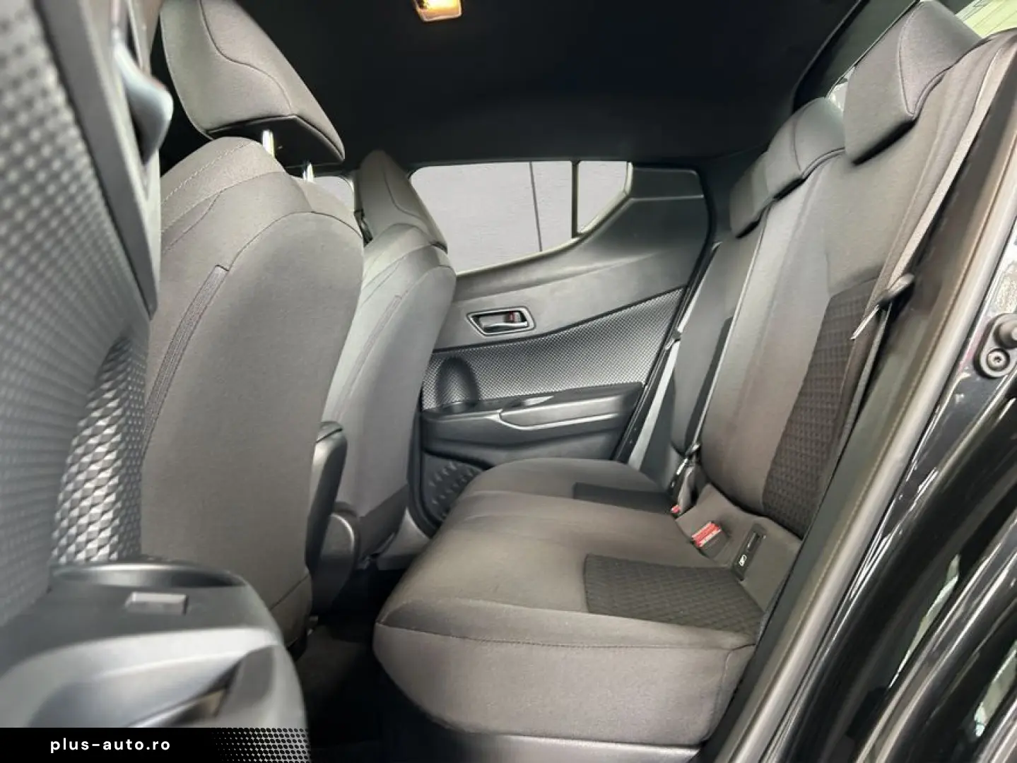 TOYOTA C-HR 1.8 Hybrid Flow