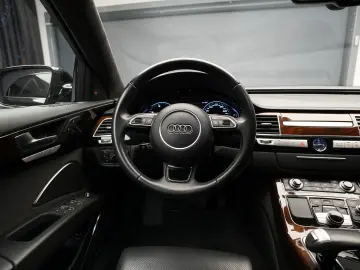 Audi A8 4.2 TDI Quattro - Bang&Olufsen