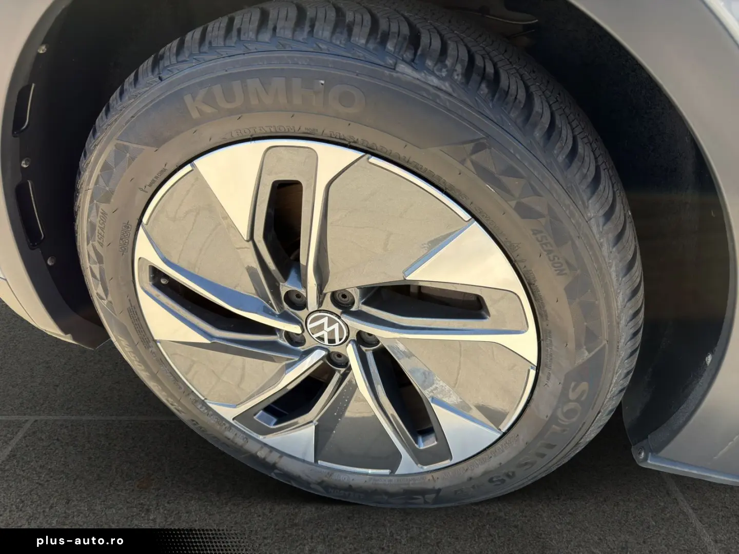 VW ID.4 Pro Performance ACC Navi APP SHZ PDC LM19