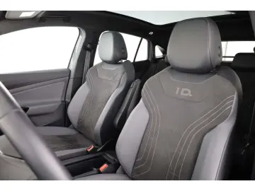 VW ID.5 Pro Performance 77 kWh AHK P-Dach Matrix SH