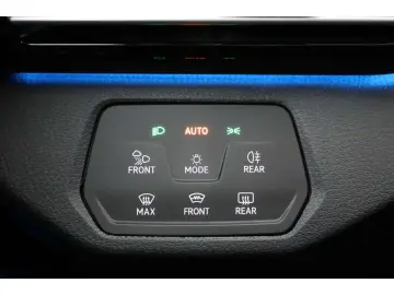 VW ID.5 Pro Performance 77 kWh AHK P-Dach Matrix SH