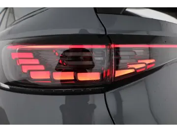 VW ID.5 Pro Performance 77 kWh AHK P-Dach Matrix SH