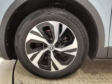 VW ID.4 Pure 55kWh LED Navi ACC RFK SHZ