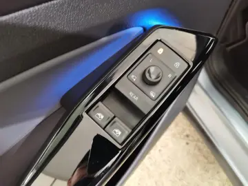 VW ID.4 Pure 55kWh LED Navi ACC RFK SHZ
