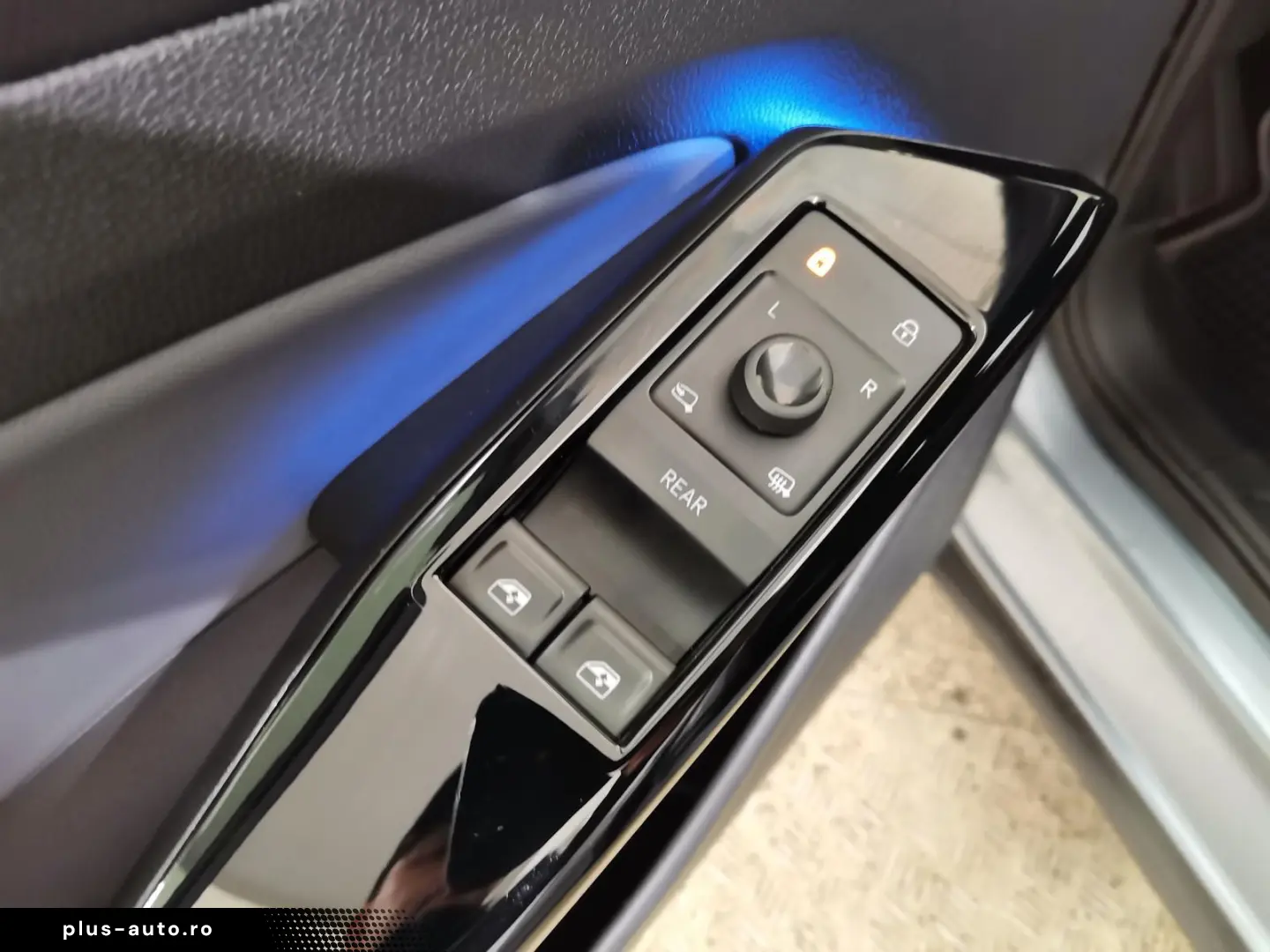 VW ID.4 Pure 55kWh LED Navi ACC RFK SHZ