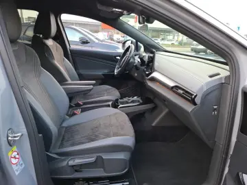 VW ID.5 Pro 82kWh  KAM KESSY ACC CCS VIRT MATRIX