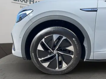 VW ID.5 Pro 128kW ACC App Connect