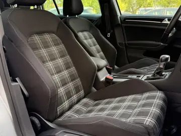 Volkswagen Golf 2.0 TDI DSG GTD