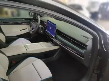 VW ID.7 Pro HeadUp Massagesitze SideAssist