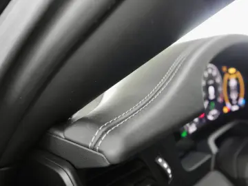 PORSCHE 911 Targa 4 GTS T-Hybrid Matrix 1.Hand