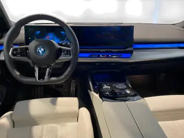 BMW 530e Limousine M Sport AHK H&K PROF