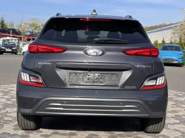 HYUNDAI Kona Elektro Trend LED PANO ACC HUD WÄMPU 64KWh