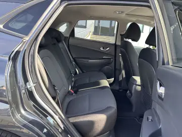 HYUNDAI Kona Elektro Trend LED PANO ACC HUD WÄMPU 64KWh