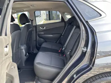 HYUNDAI Kona Elektro Trend LED PANO ACC HUD WÄMPU 64KWh