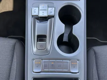 HYUNDAI Kona Elektro Trend LED PANO ACC HUD WÄMPU 64KWh
