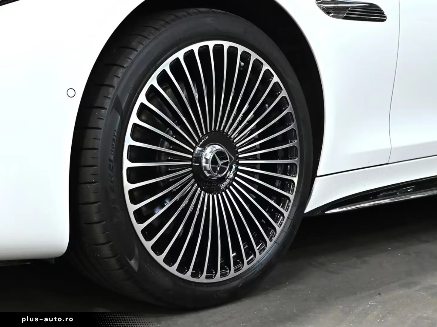 Mercedes-Benz SL 680 Maybach Monogram Series Pattern