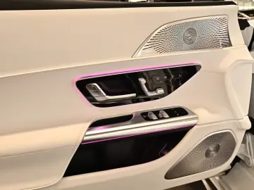 Mercedes-Benz SL 680 Maybach Monogram Series Pattern
