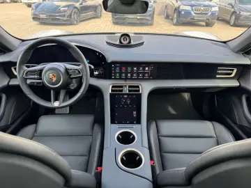 Porsche Taycan  MEM 360CAM TEMP PANO SHZ BOSE AERO