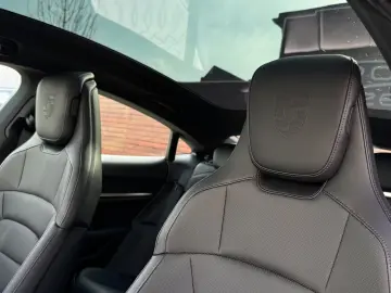 Porsche Taycan  MEM 360CAM TEMP PANO SHZ BOSE AERO