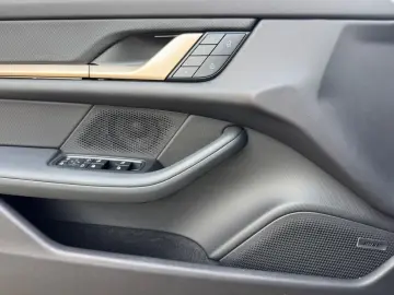Porsche Taycan  MEM 360CAM TEMP PANO SHZ BOSE AERO