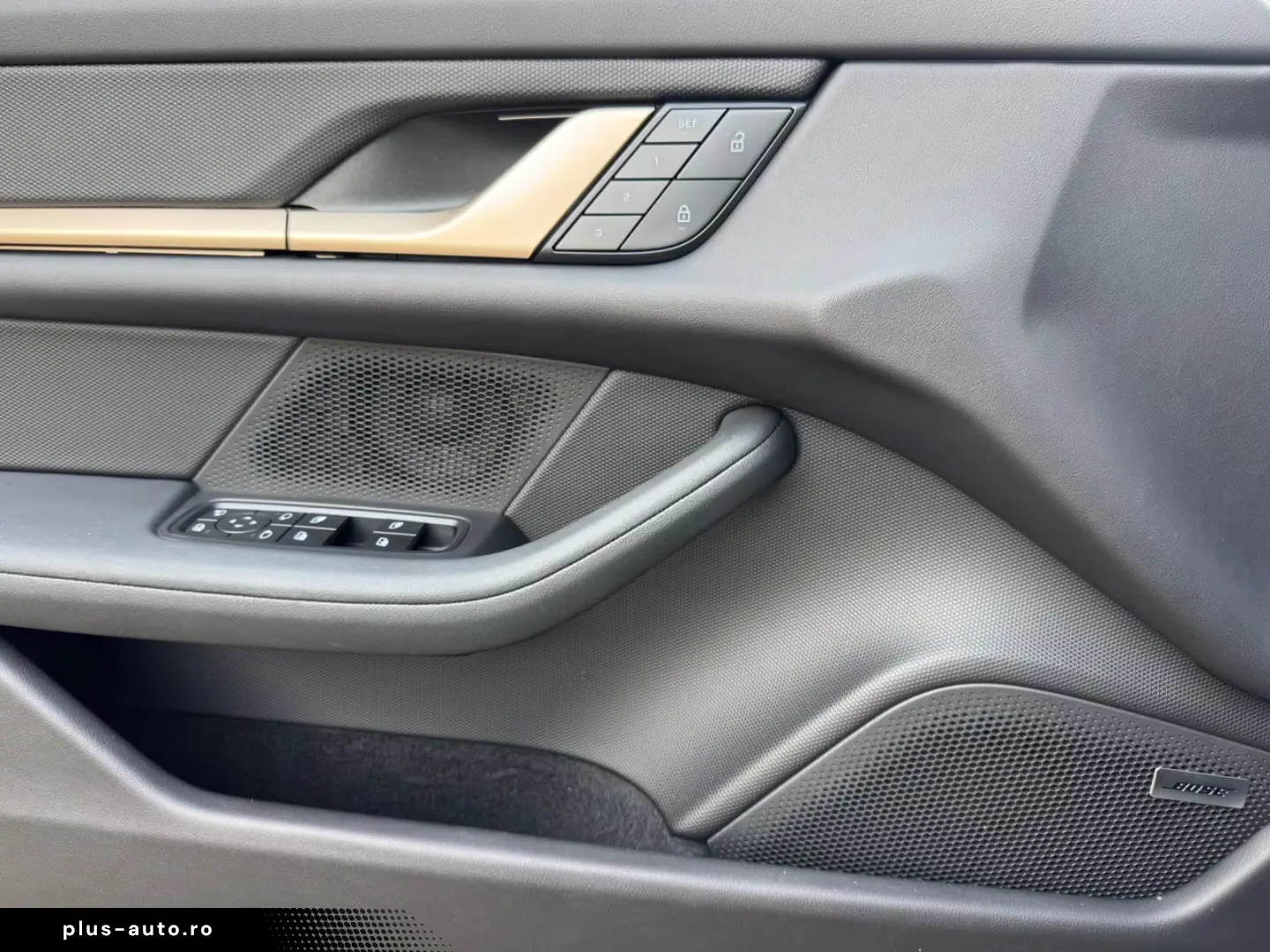 Porsche Taycan  MEM 360CAM TEMP PANO SHZ BOSE AERO