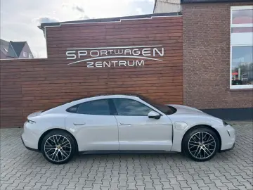 Porsche Taycan  MEM 360CAM TEMP PANO SHZ BOSE AERO